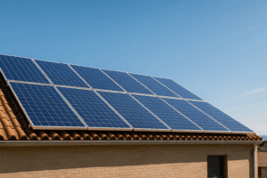 Instalación de paneles solares en empresa murciana